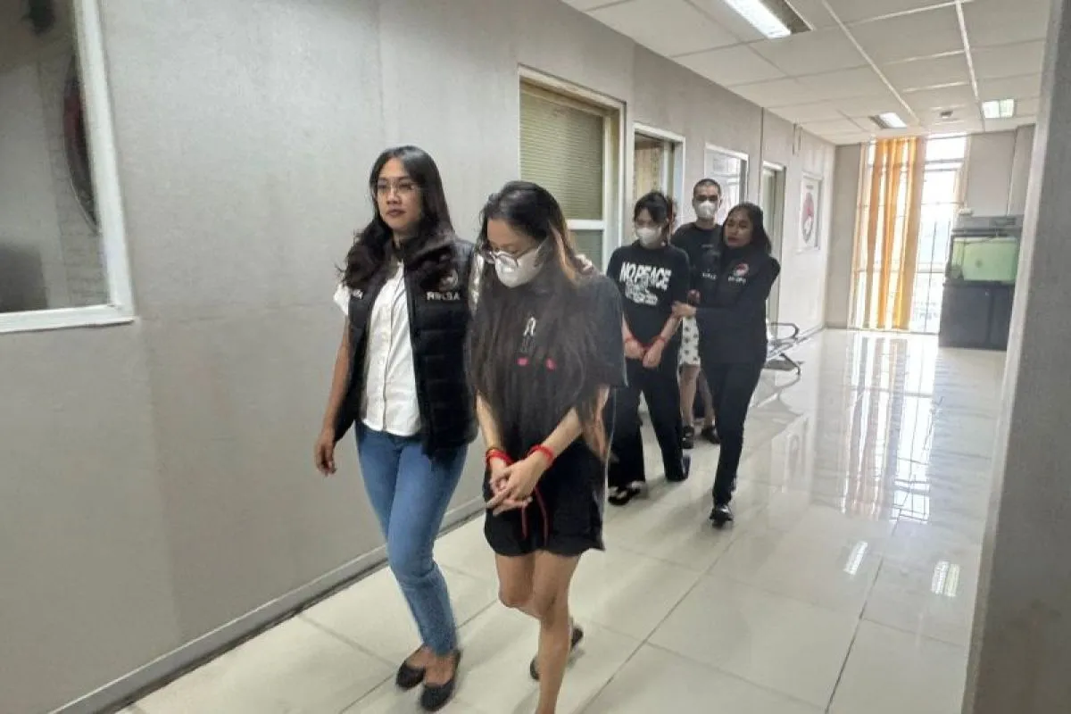 8,6 Liter Etomidate Senilai Rp97,8 Miliar Disita  dari Jaringan Internasional