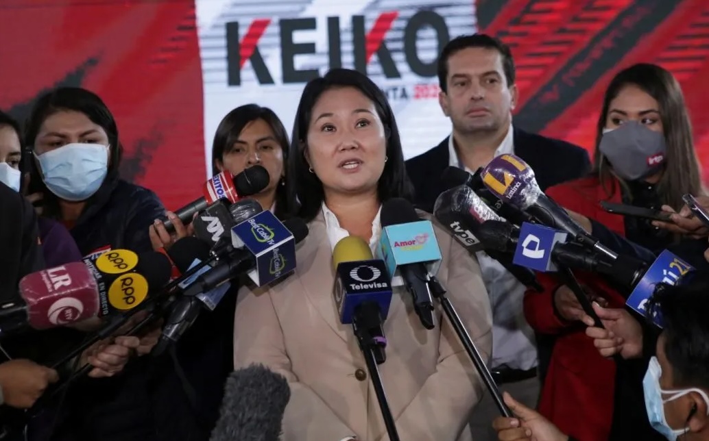 Keiko Fujimori saat berbicara kepada media di Lima, Peru, Kamis (10/6/2021)