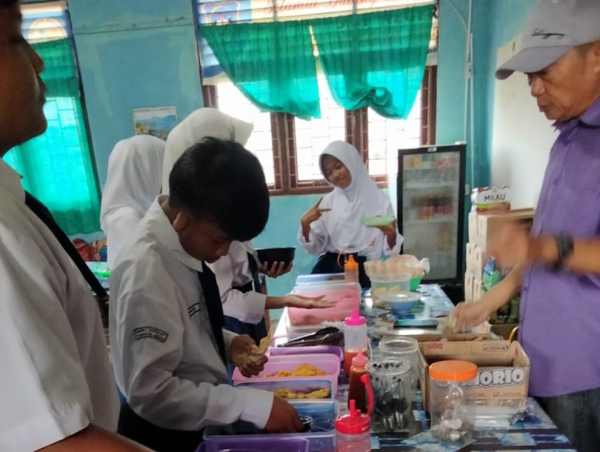 DPR Setuju Kantin Sekolah Kelola Program MBG