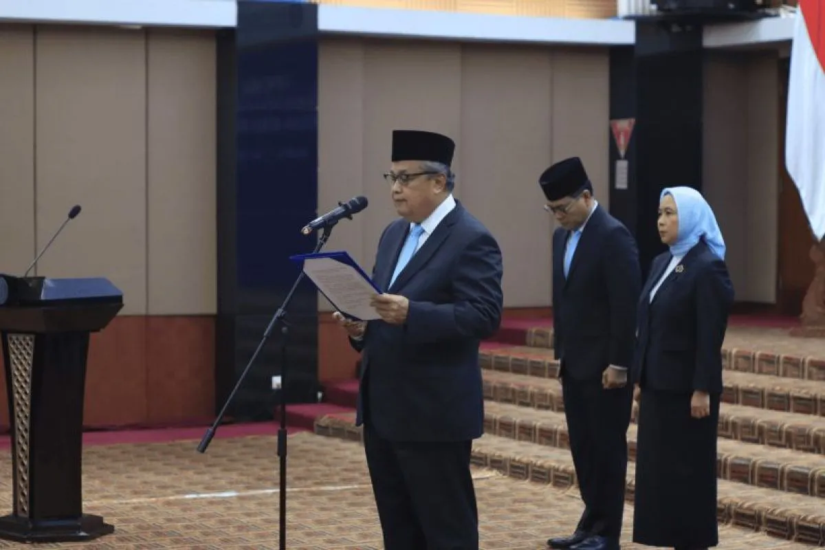 Perry Warjiyo Lantik 12 Pejabat Baru Bank Indonesia
