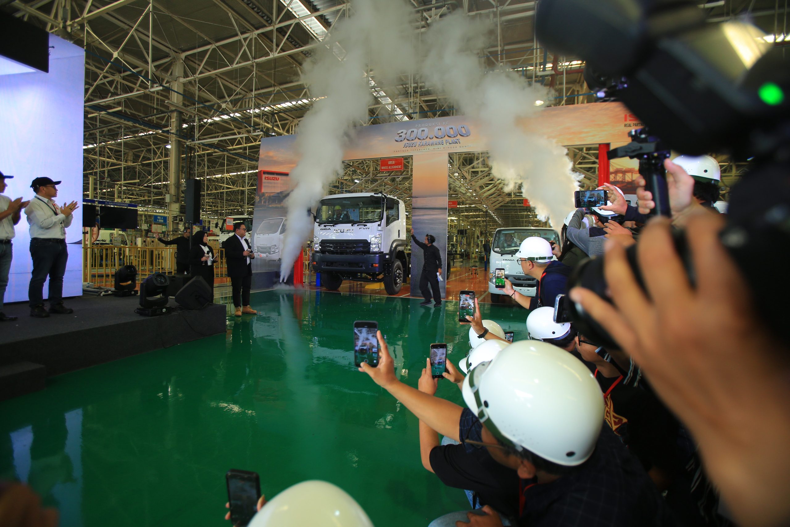 Isuzu Karawang Capai Produksi 300.000 Unit Kendaraan