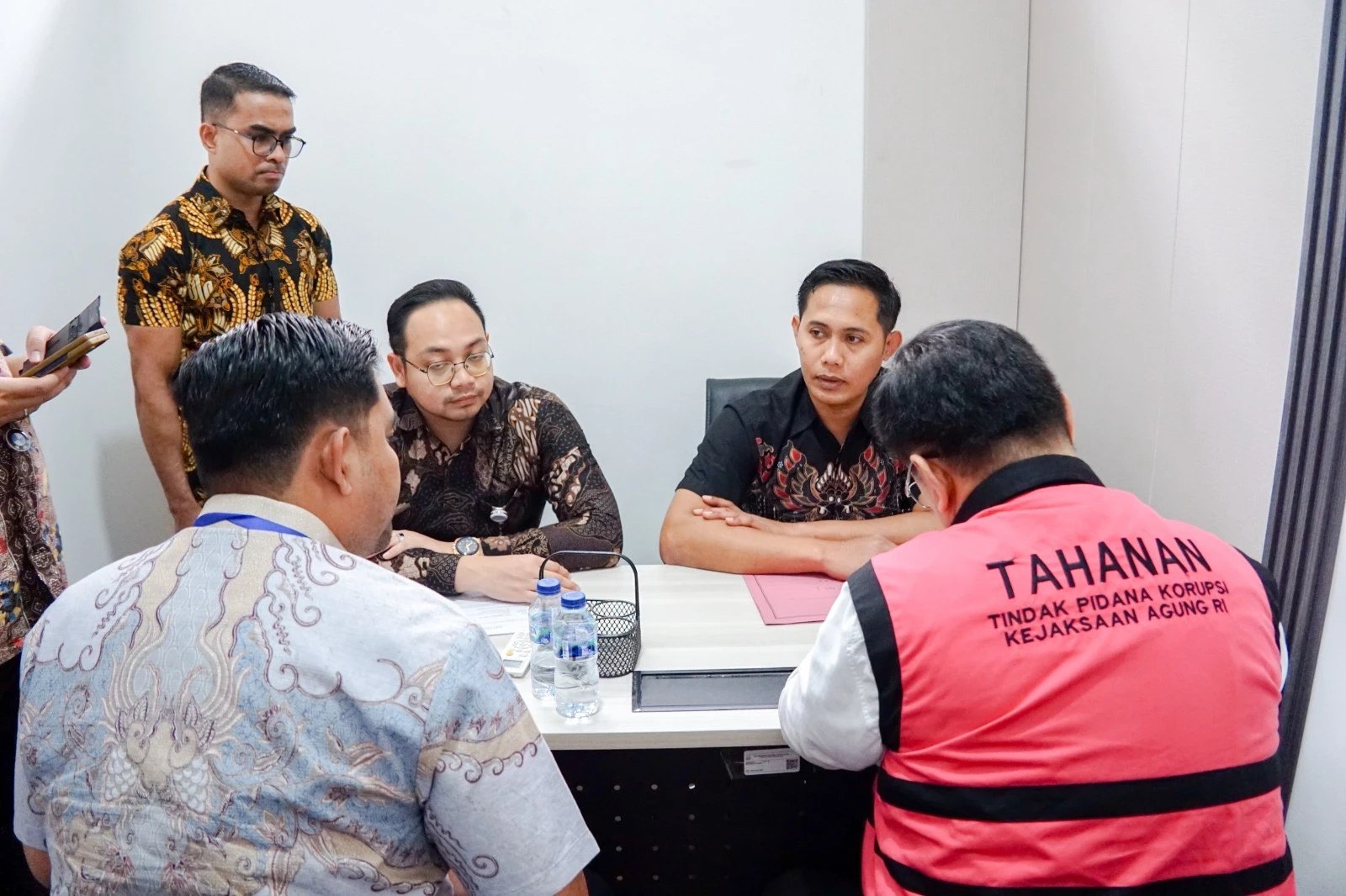 Eks Anggota Ombudsman Yeka Hendra Dilimpahkan ke Kejari Jakpus