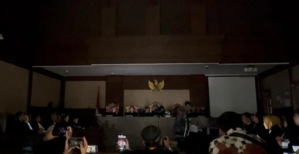 Mati Lampu Dadakan di Pengadilan Tipikor PN Jakpus saat Nadiem Bacakan Pleidoi