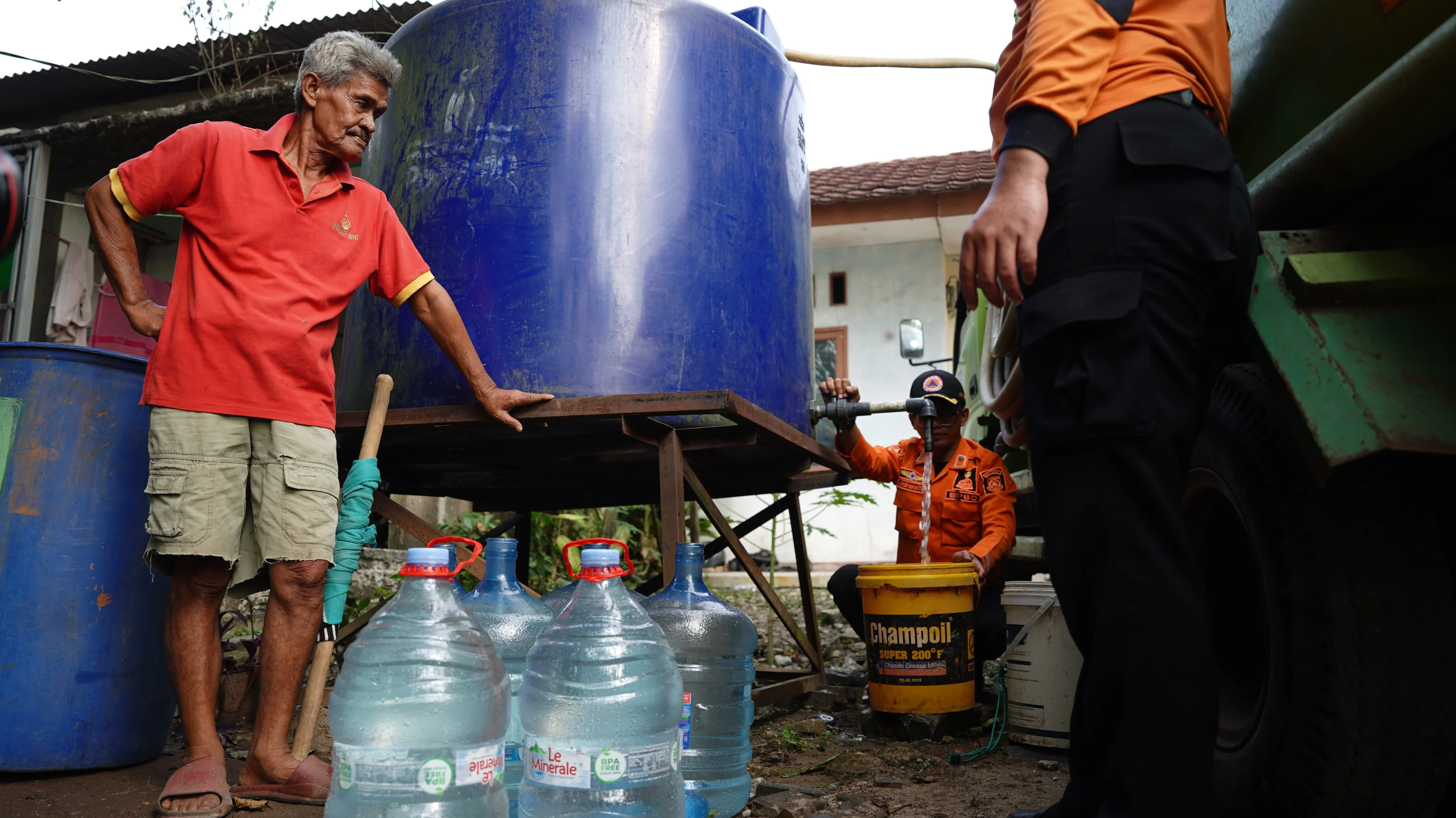 Bekasi Kian Gersang, BPBD Salurkan Air Bersih ke 9 Kecamatan Terdampak Kekeringan