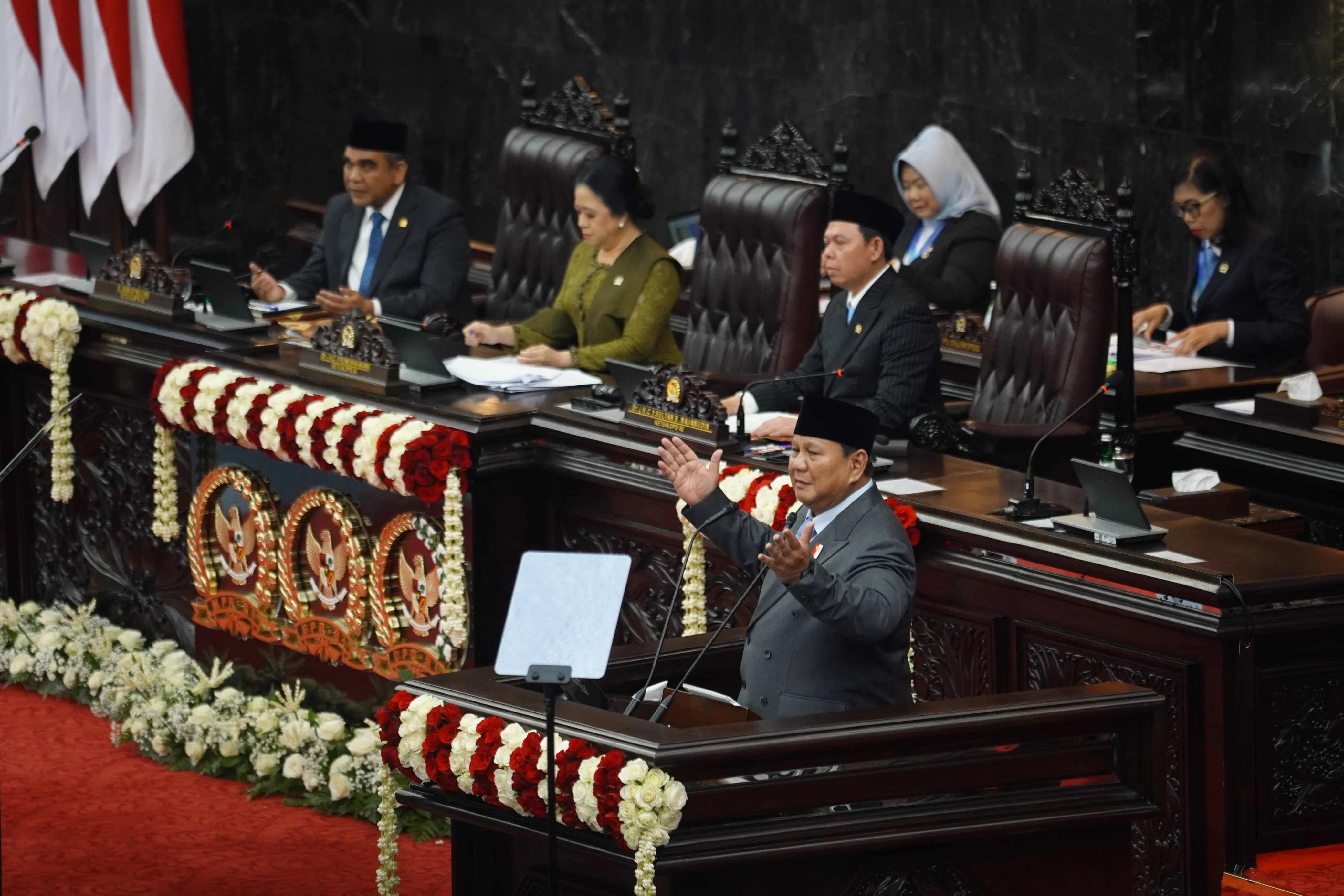 Guru Besar Unair Soroti Gaya Komunikasi Prabowo, Minta Fokus pada Efisiensi APBN