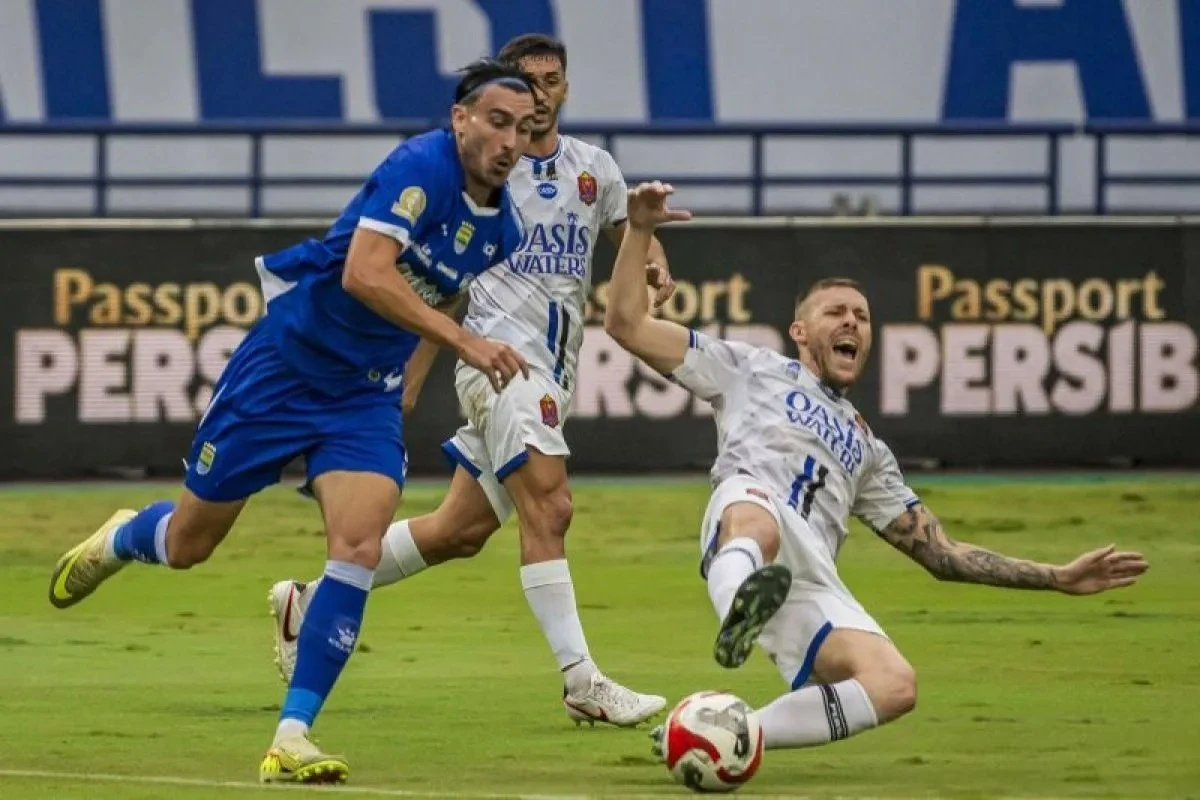 Persib Bandung Kunci Gelar Juara Liga 1 2026, Cetak Hattrick Liga