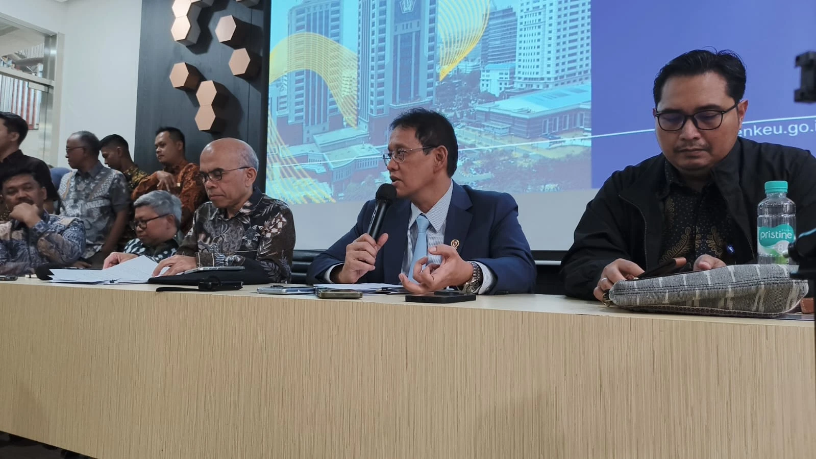 Anggaran BGN 2026 Dipangkas Lagi, Purbaya: Bisa di Bawah Rp268 Triliun