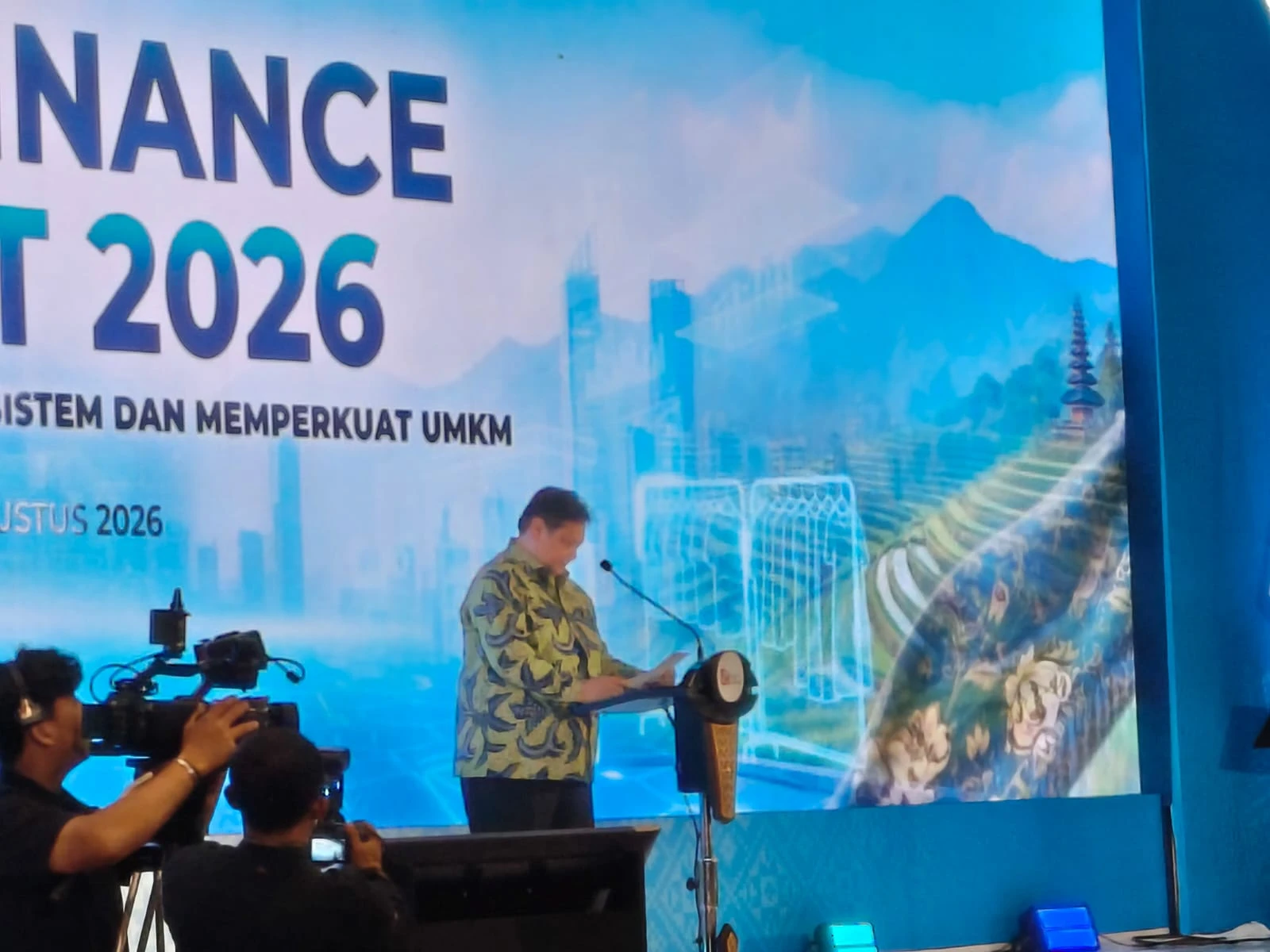 Airlangga Dorong UMKM Rekrut Pemagang, Pemerintah Tanggung Gaji Selama 6 Bulan