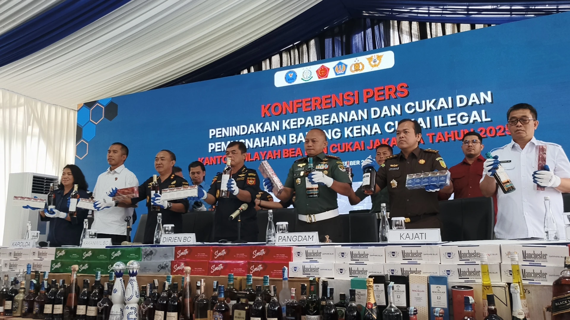 Bea Cukai Kanwil Jakarta Musnahkan Rokok dan Minuman Beralkohol Ilegal, Potensi Kerugian Rp31,6 Miliar