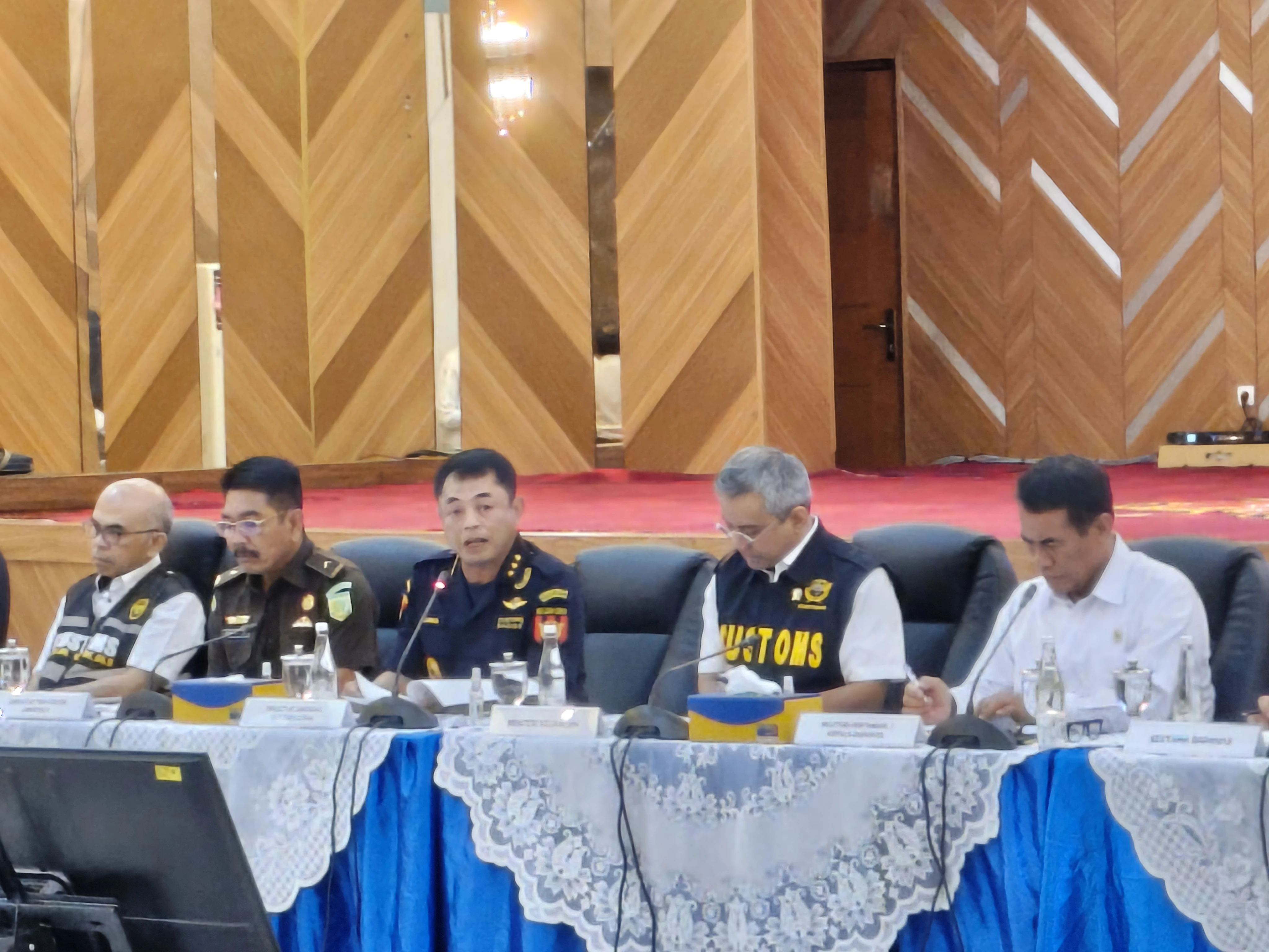 Bea Cukai Gagalkan Impor Beras, Garam hingga Balpres Senilai Rp27,3 Miliar