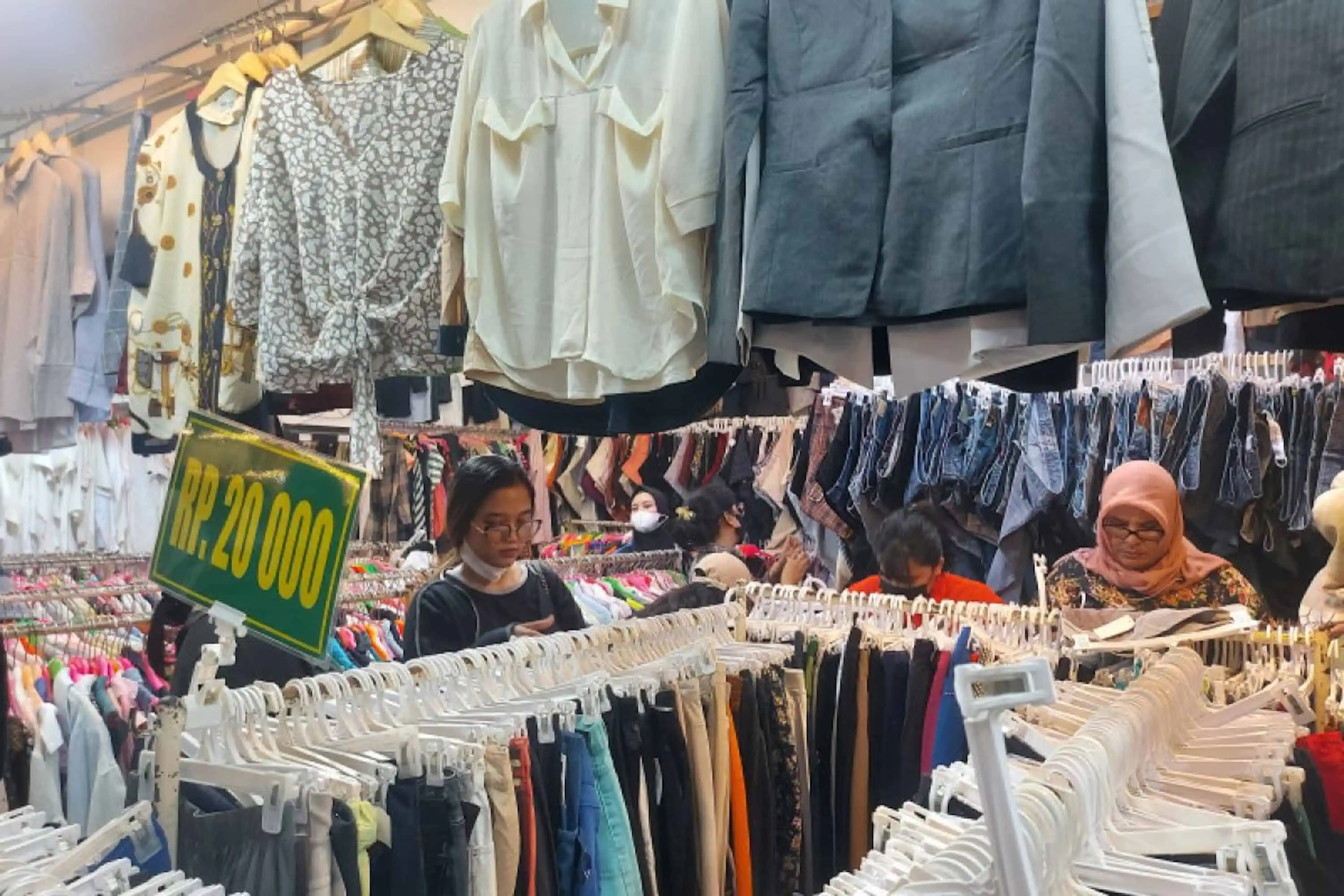 Pemerintah Akui Pakaian Bekas Masih Jadi Primadona di Pasar Senen