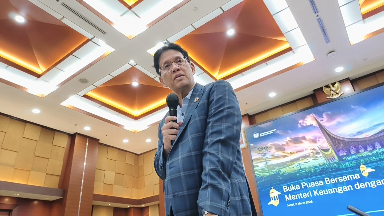 Pertimbangkan Insentif Mobil Listrik 2026, Purbaya Ingatkan Risiko Defisit