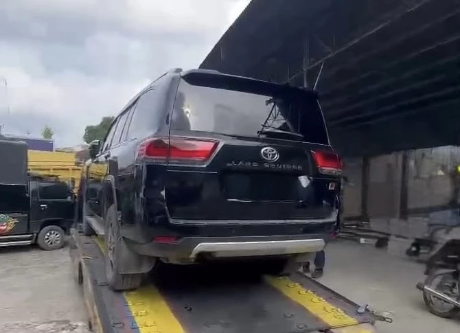 Disita dari Siantar, Land Cruiser Mewah Suap Bupati Kuansing Tiba di Rupbasan KPK