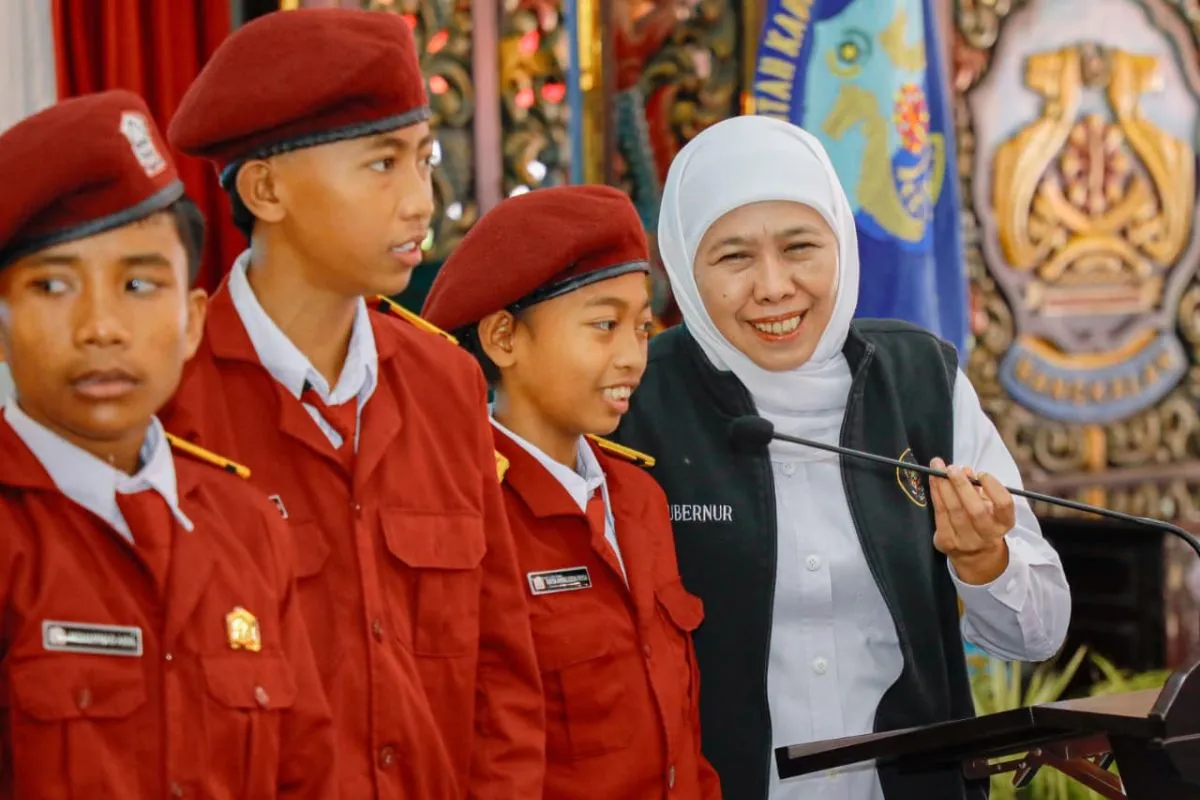 Jadi yang Pertama, Jatim Mulai Terapkan Pembatasan Gadget di Sekolah