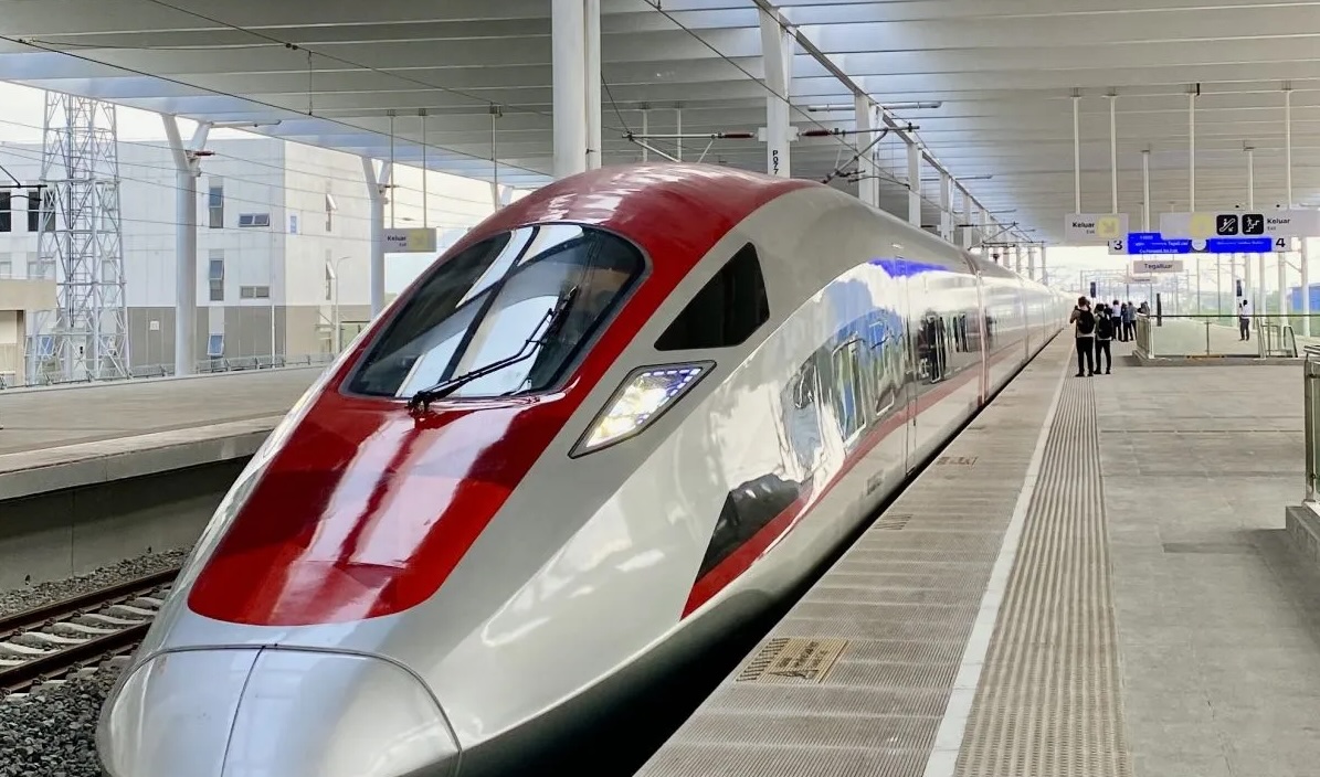 Pemerintah Finalisasi Restrukturisasi Finansial Kereta Cepat Whoosh