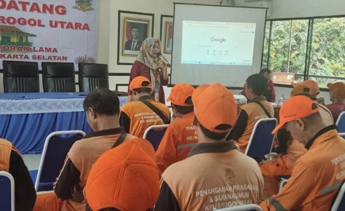 petugas Penanganan Prasarana dan Sarana Umum (PPSU)