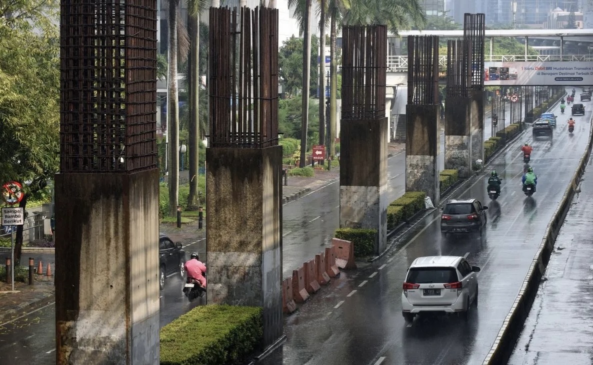 Tiang Monorel Mangkrak di Jakarta