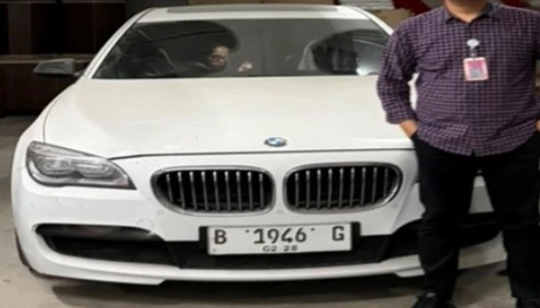 Kejagung Sita Alphard, BMW, dan Ribuan Dolar Milik Tersangka MBG Asep Yusuf Somantri