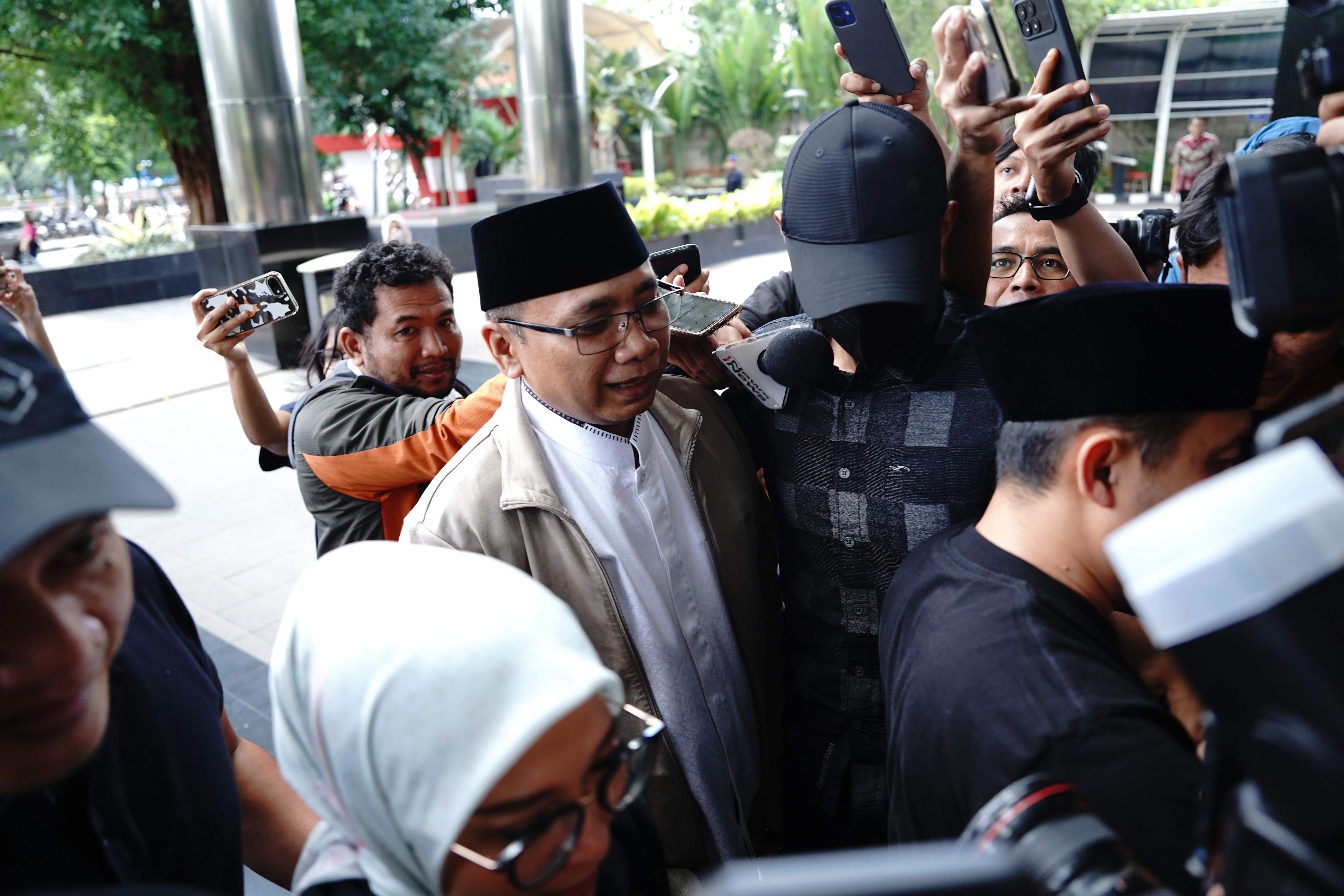 KPK Perpanjang Masa Tahanan Yaqut Cholil Qoumas Selama 30 Hari