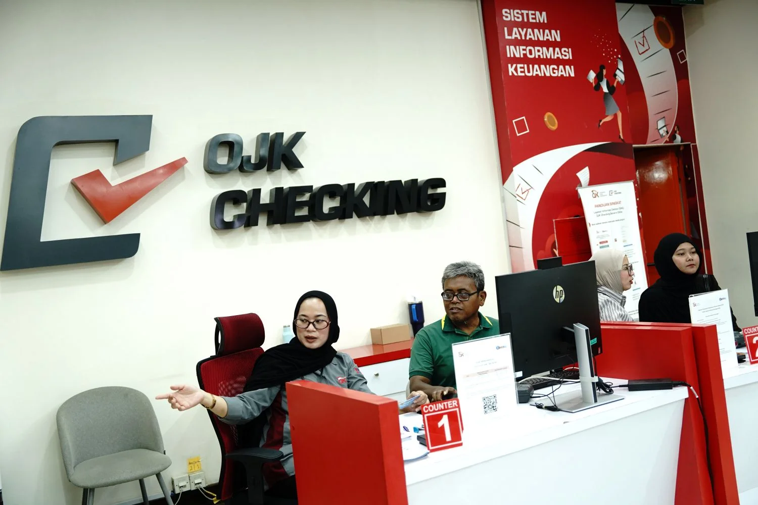 OJK Tutup 12 Bank Sepanjang 2026, Ini Daftarnya