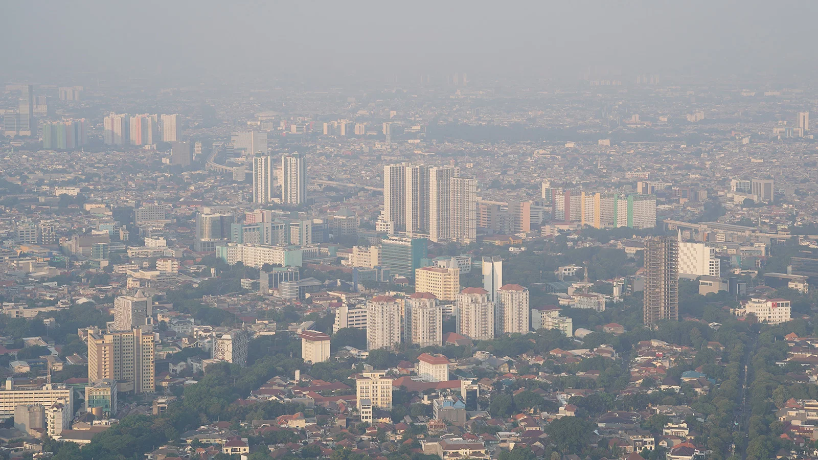 Polusi, Kualitas Udara, Kabut Polusi, IQAir, Gedung Bertingkat, Pertumbuhan Ekonomi, Ekonomi, Penanaman Modal, Investasi, Ekonomi Indonesia, Realisasi Investasi