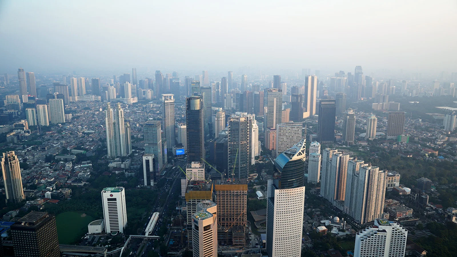 Gedung Bertingkat, Pertumbuhan Ekonomi, Ekonomi, Penanaman Modal, Investasi, Ekonomi Indonesia, Realisasi Investasi