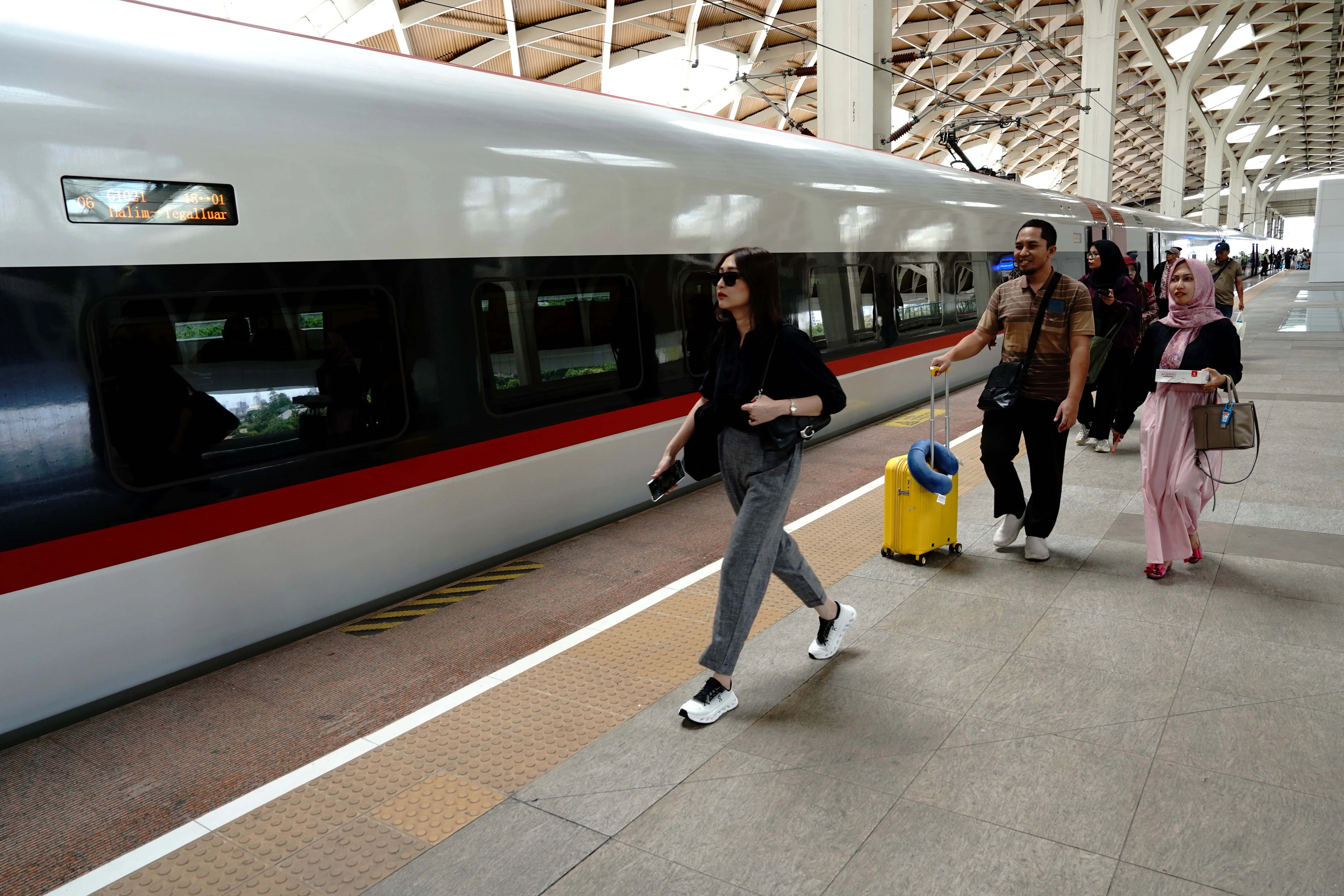 Long Weekend, Penjualan Tiket Whoosh Tembus 33.602 Kursi