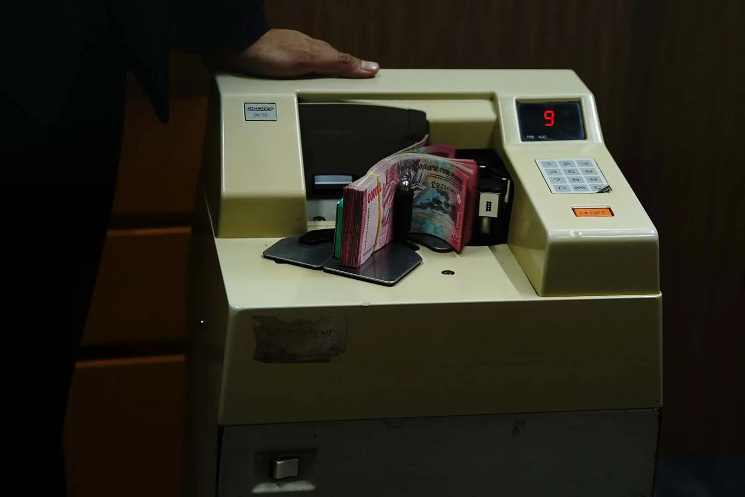 Rupiah Melemah ke Rp17.995 per Dolar AS di Awal Pekan