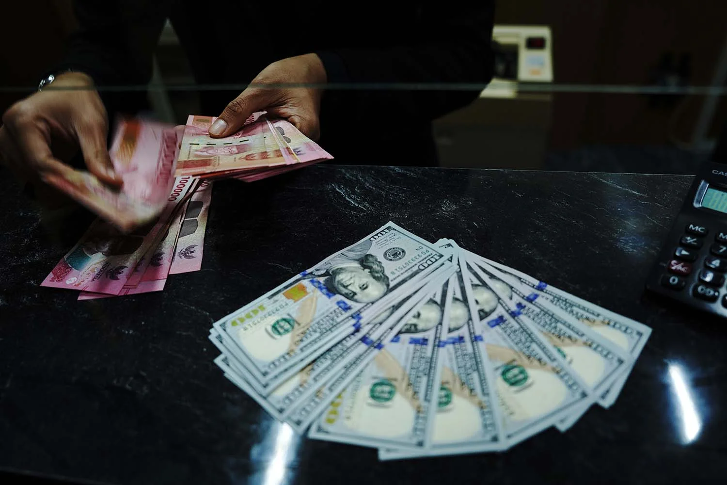 Rupiah Tembus Rp18.093 per Dolar AS, Pasar Nanti Gubernur BI