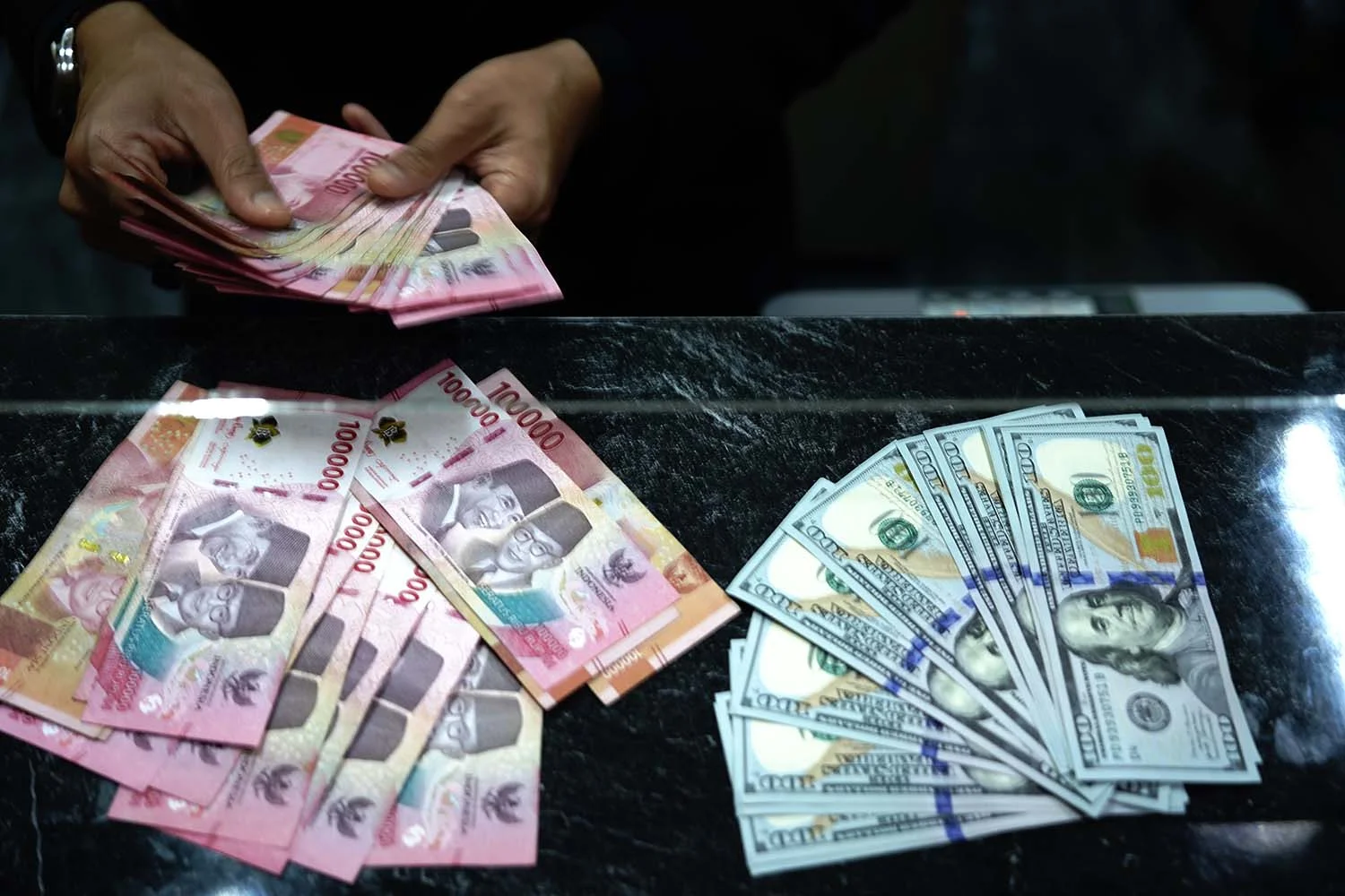Usai Naikan BI Rate, BI Laporkan Nilai Tukar Rupiah Menguat Dilevel Rp17.875 Per Dolar AS