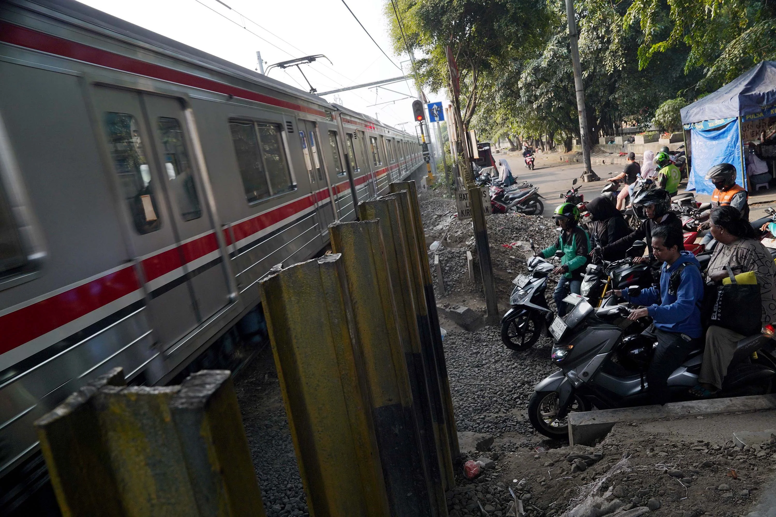 Rel Kereta Api, Palang Kereta