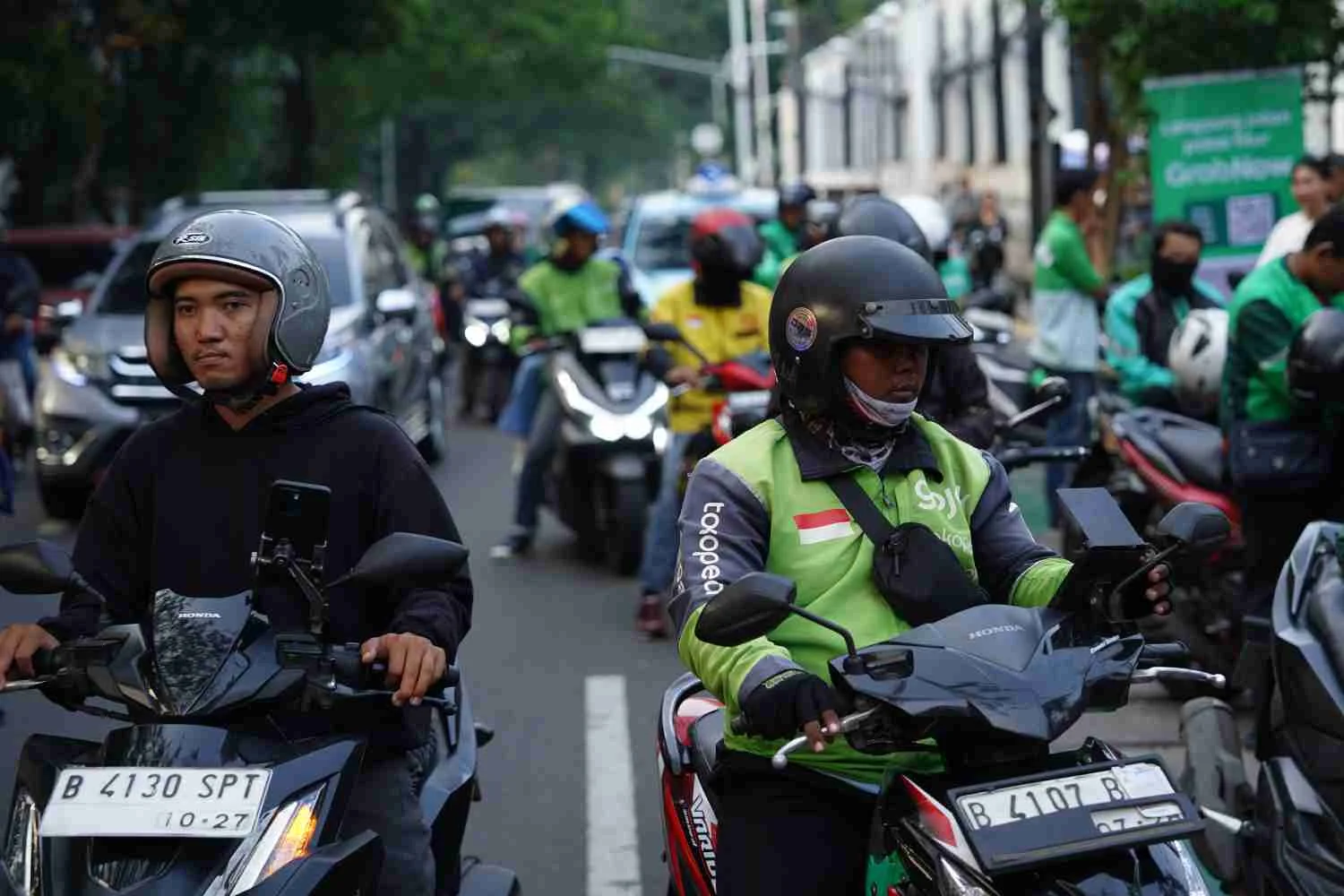 DPR Desak Kemenhub Terbitkan Aturan Teknis Komisi Ojol 8%