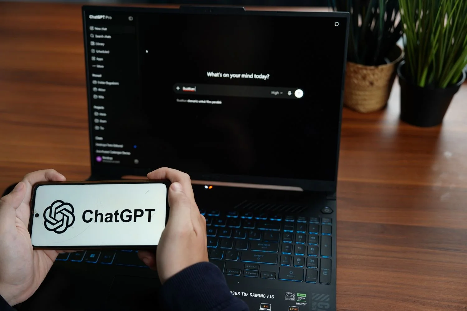 ChatGPT Hapus Batas Chat Teks, Pengguna Gratis Kebagian GPT-5.6 Luna