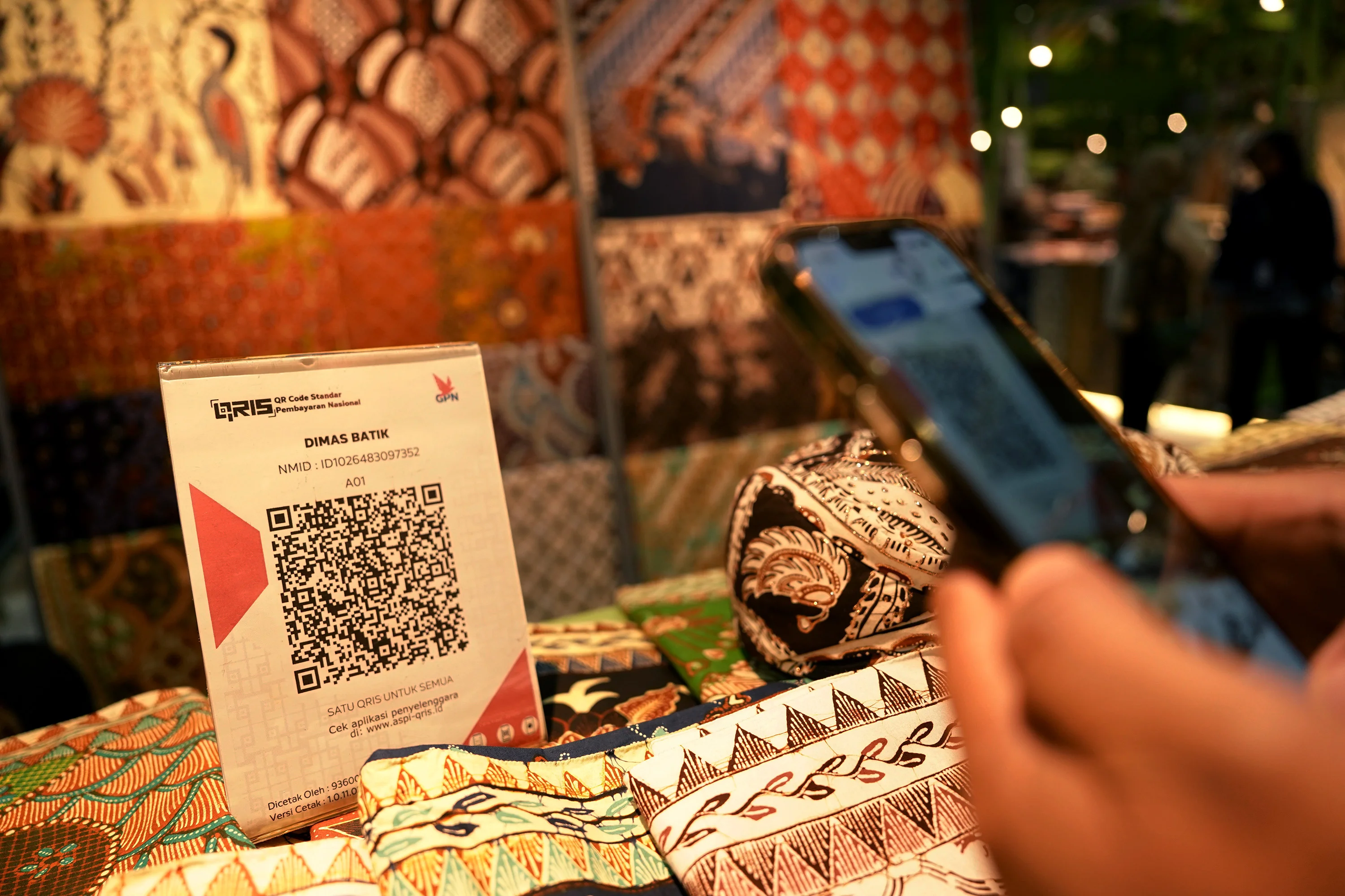 Airlangga Sambut Kebijakan BI Nolkan Biaya QRIS Merchant