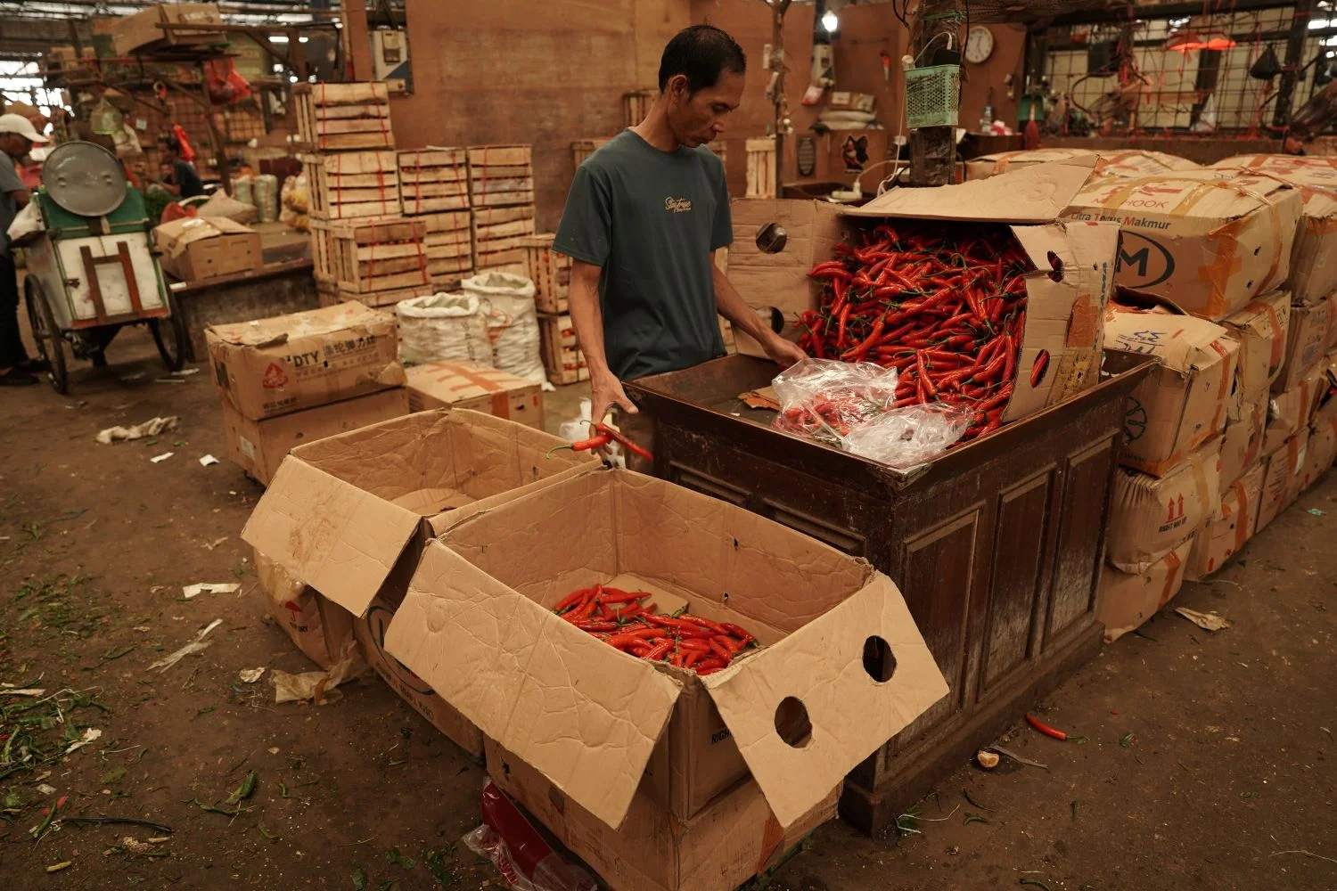 Harga Pangan Hari Ini: Cabai Rawit Merah Rp61.450/kg, Telur Rp29.050/kg per Kamis