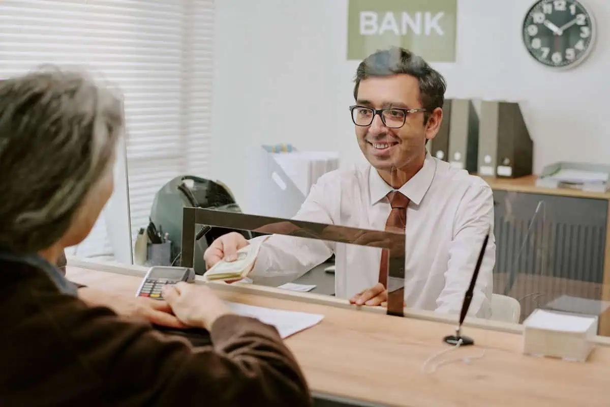 Mengenal 6 Bank BUMN yang Bikin Ekonomi Indonesia Tumbuh, Apa saja Perannya?