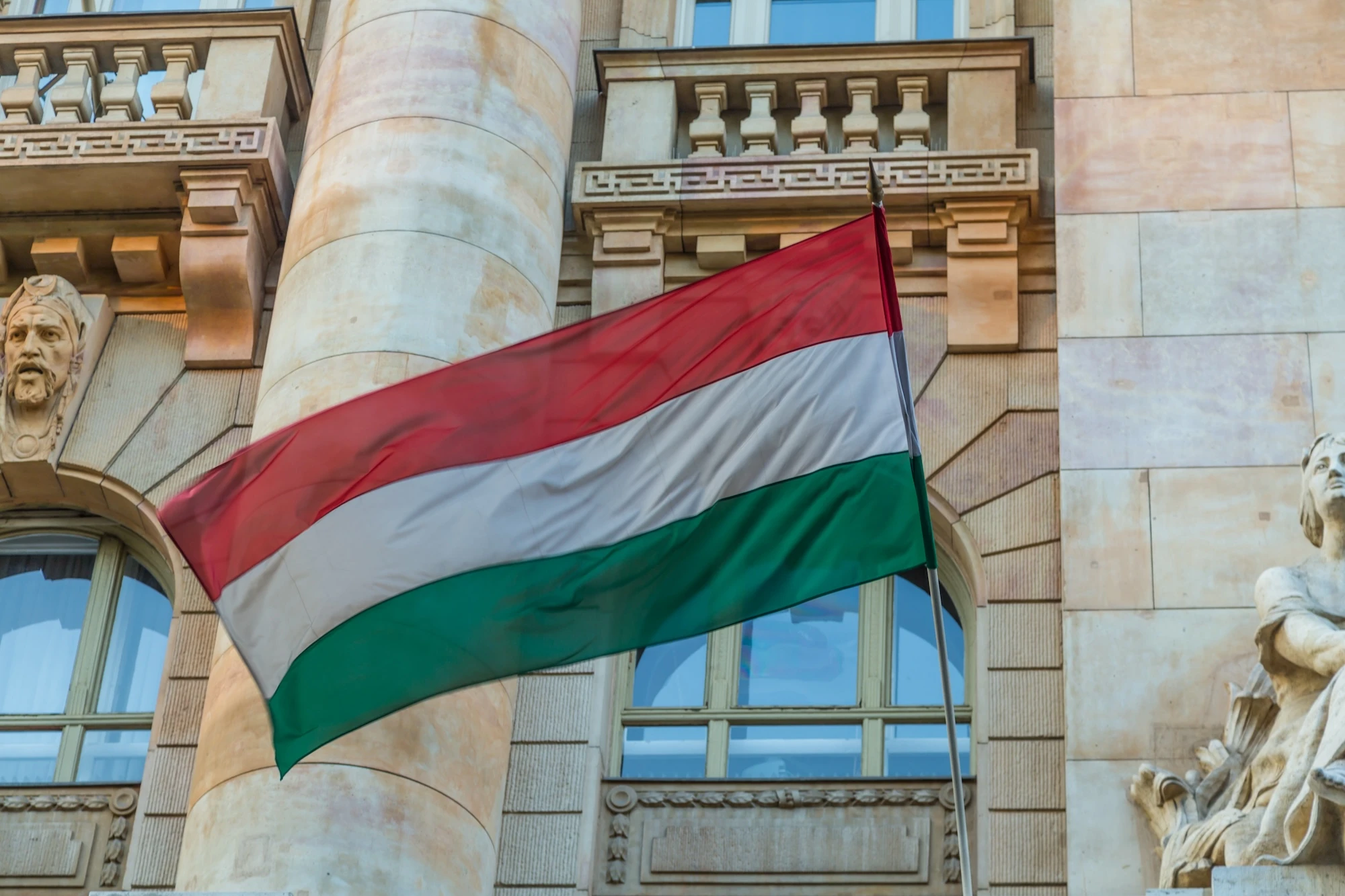 Hungaria Kekurangan Staf Hotel, Peluang Baru bagi Pekerja Migran Indonesia