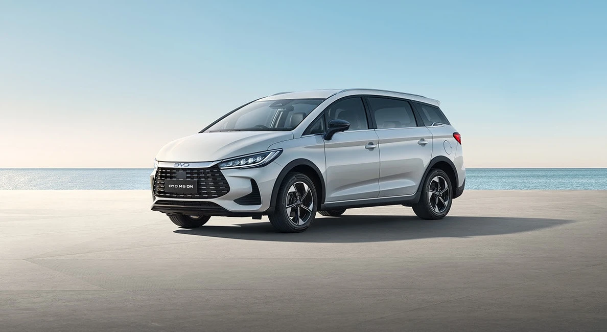 BYD M6 Hybrid Resmi Masuk RI, Ini Harga dan Fiturnya