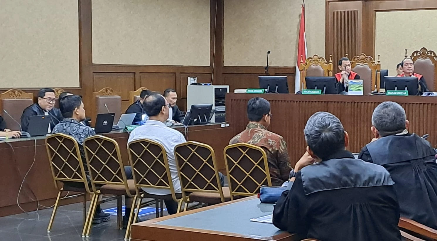 Abaikan APBN, Pejabat Bea Cukai Pungut 'Dana Operasional' Haram ke Pengusaha Cukai