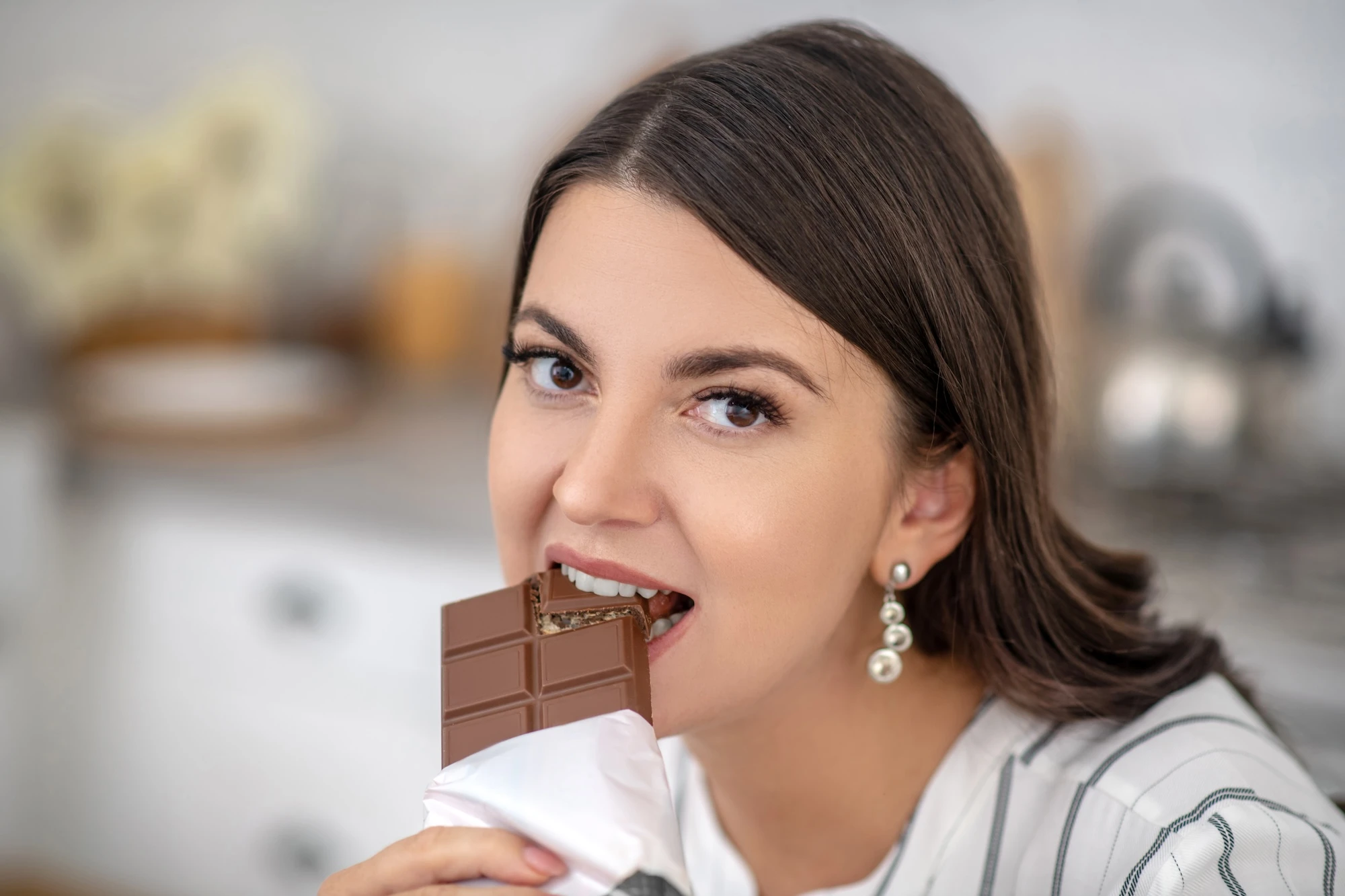 Wanita Tak Perlu Takut Makan Cokelat, Studi Temukan Manfaat untuk Jantung