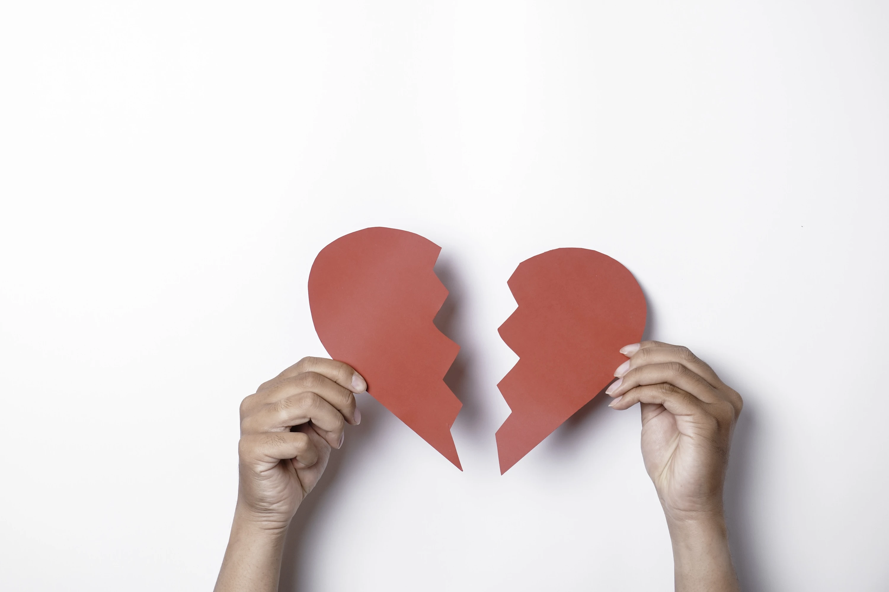 Bukan Lebay! Ternyata Sakit Hati Akibat Putus Cinta Sama dengan Sakit Fisik