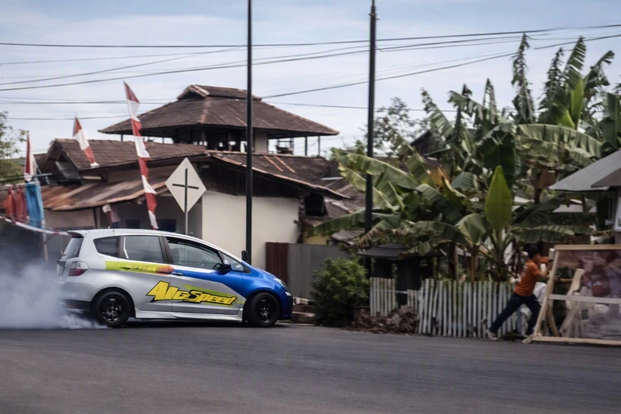 Kecelakaan drag race di Kotamobagu, Sulawesi Utara. Instagram/@juniorarcelio