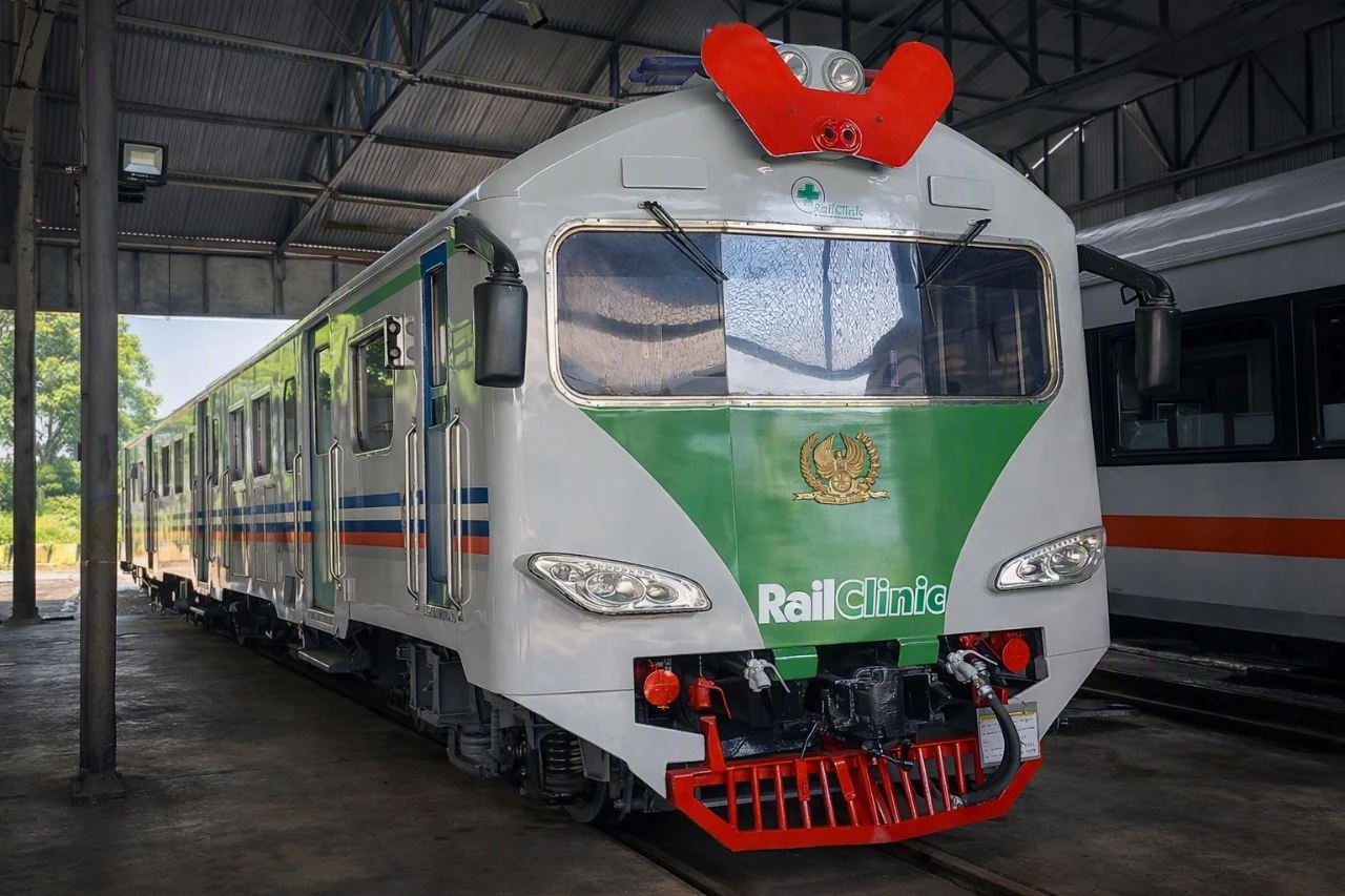 Rail Clinic KAI Layani Pengobatan Gratis di Stasiun Bumiayu