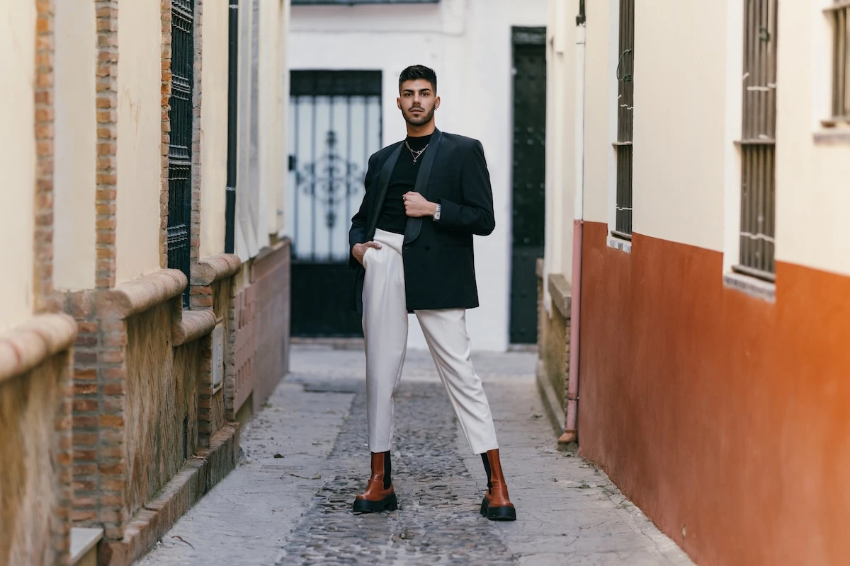 High-Waisted Trousers: Foto: Envato/Doc