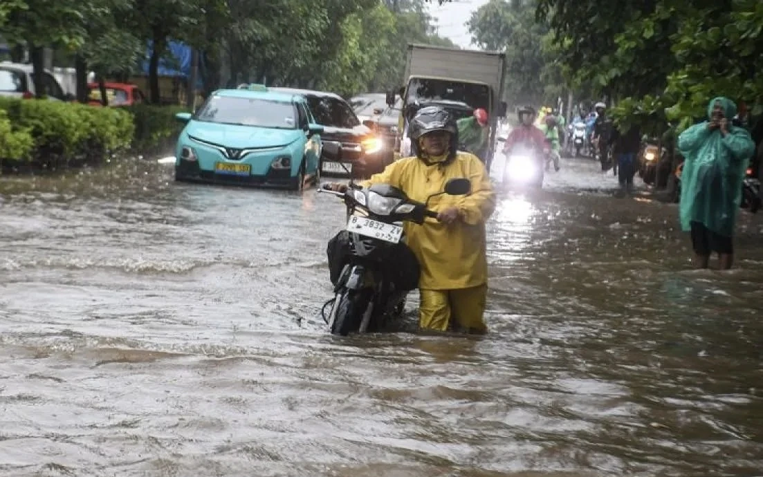 Banjir Meluas, 22 RT dan 33 Ruas Jalan di Jakarta Terendam