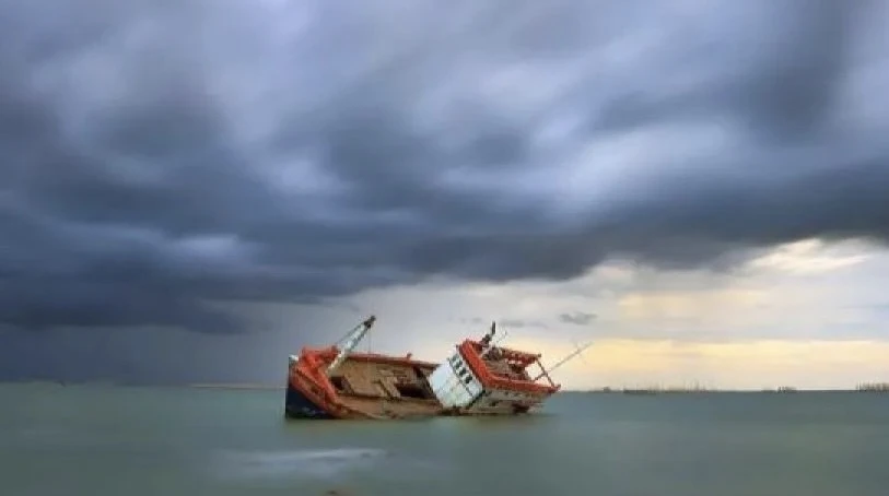 Kapal Diduga Bawa WNI Tenggelam di Malaysia, 23 Orang Selamat, 14 Masih Dicari