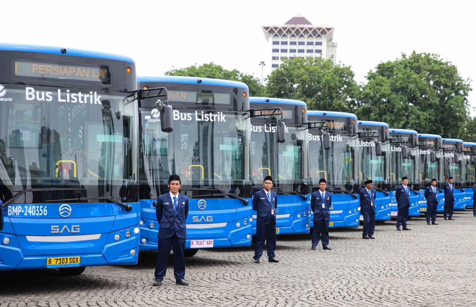 bus lisrik