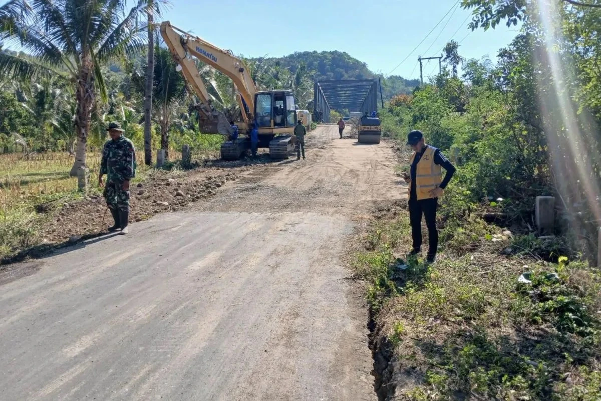 Pemprov Kebut Pemulihan Jalur Vital dan Jembatan Dampek Pasca Gempa NTT M7,7