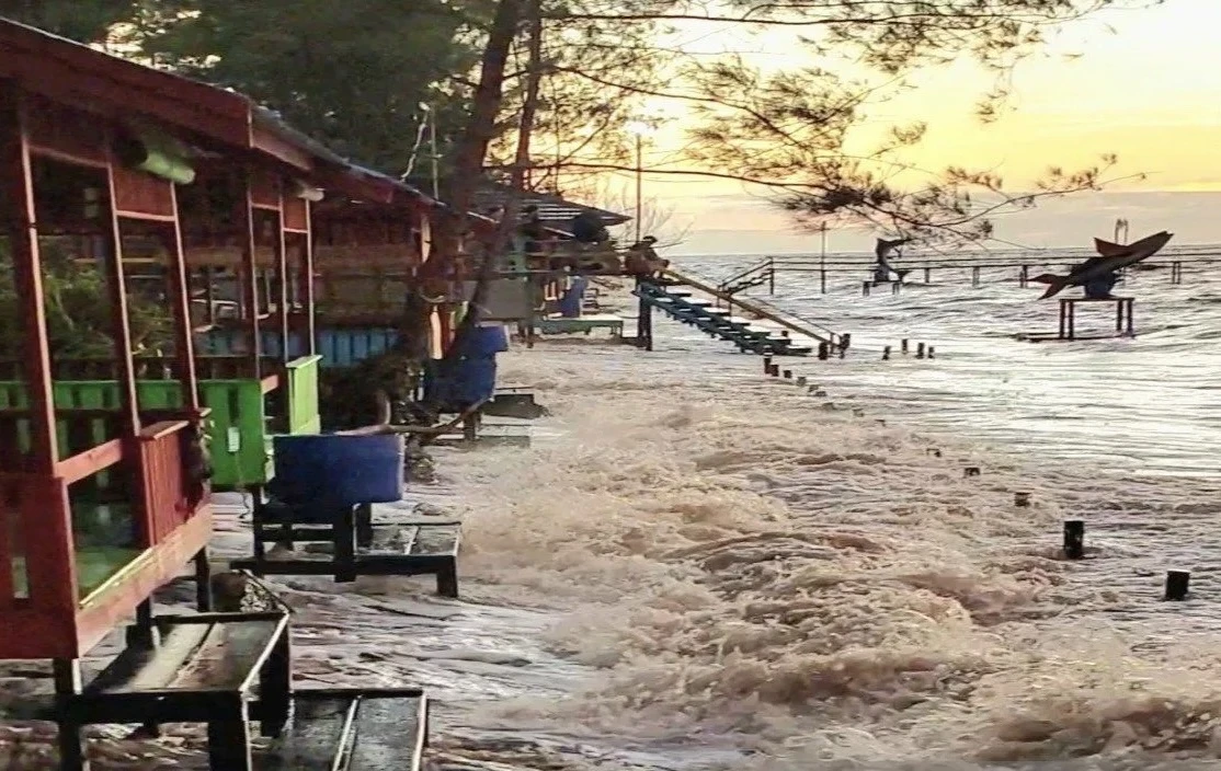 BMKG: Waspadai Potensi Banjir Rob 3-7 Desember di Sumbar