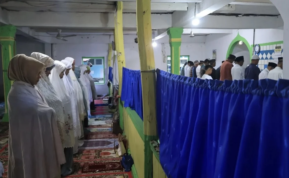 Jamaah Naqsyabandiyah di Padang Shalat Id Selasa (26/5) Pagi